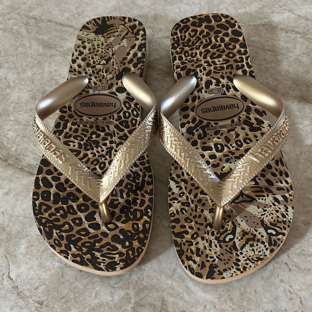 HAVAIANAS  animal Print Flip Flops Size 6